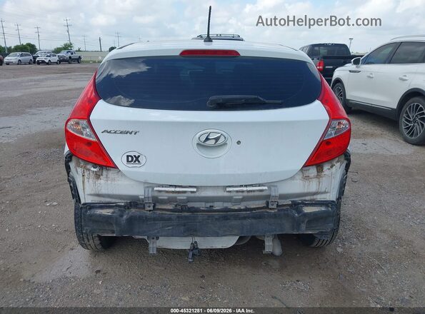 KMHCT5AE2HU324952 2017 HYUNDAI ACCENT White 