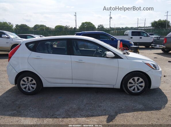 KMHCT5AE3GU285979 2016 HYUNDAI ACCENT White Սալոնի հետևի տեսք