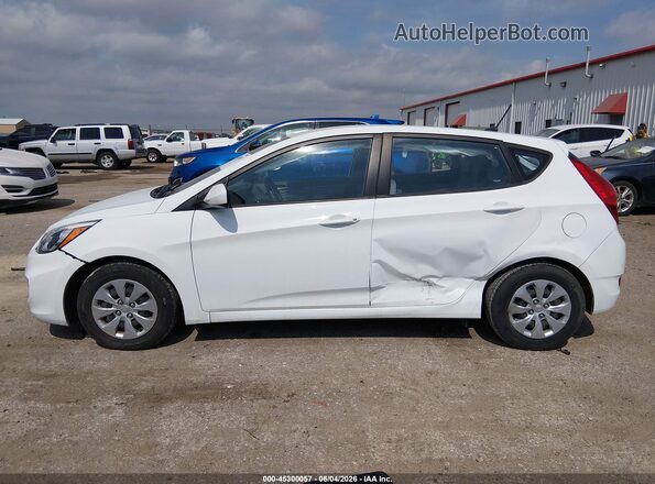 KMHCT5AE3GU285979 2016 HYUNDAI ACCENT White Սալոնի 360 աստիճան տեսք