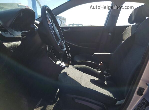 KMHCT5AE3GU288199 2016 HYUNDAI ACCENT Серебряный 