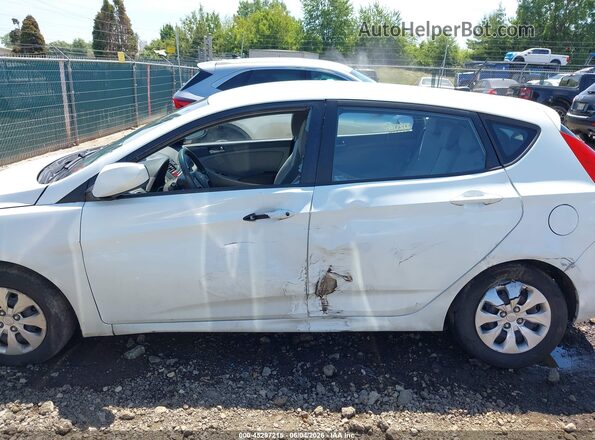 KMHCT5AE5GU262901 2016 HYUNDAI ACCENT White Widok wnętrza 360 stopni
