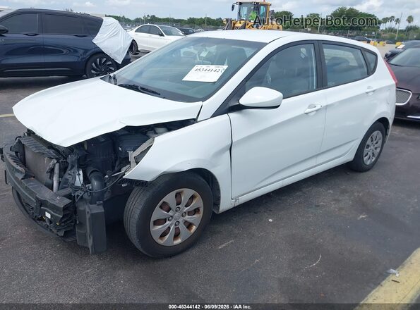 KMHCT5AE7GU248224 2016 HYUNDAI ACCENT White წინა მარცხენა ხედი სამი მეოთხედიდან
