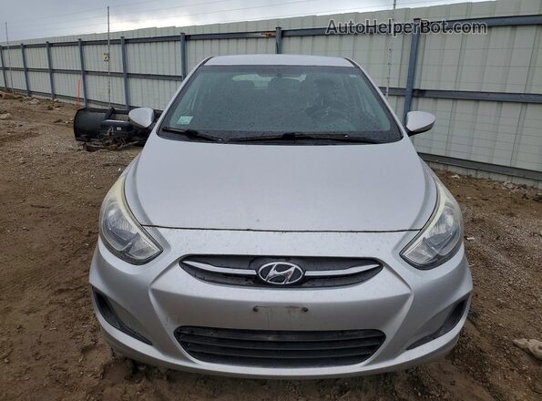 KMHCT5AE7GU274869 2016 HYUNDAI ACCENT Серебряный Вид спереди