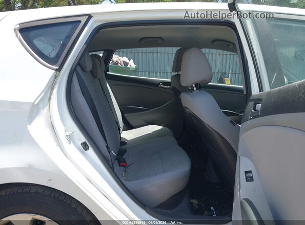 KMHCT5AE7GU287749 2016 HYUNDAI ACCENT Silver 