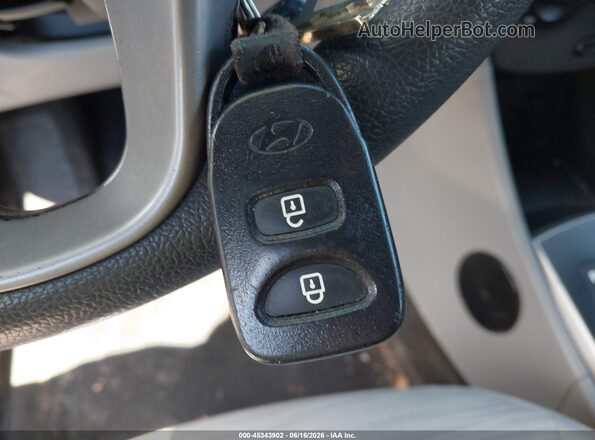 KMHCT5AE7HU364489 2017 HYUNDAI ACCENT Red 