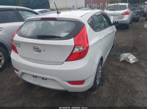 KMHCT5AE7HU365903 2017 HYUNDAI ACCENT Белый Задняя правая четверть