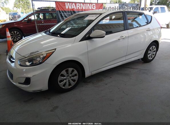 KMHCT5AEXGU278334 2016 HYUNDAI ACCENT White Przód lewy