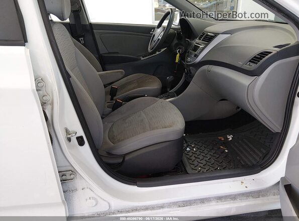 KMHCT5AEXGU278334 2016 HYUNDAI ACCENT White Widok wnętrza z przodu
