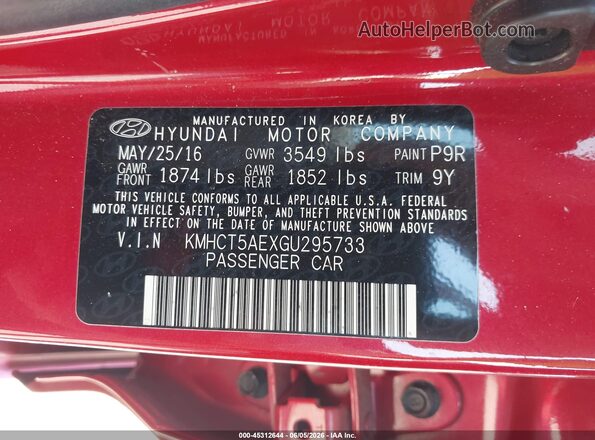 KMHCT5AEXGU295733 2016 HYUNDAI ACCENT Red Widok komory silnika
