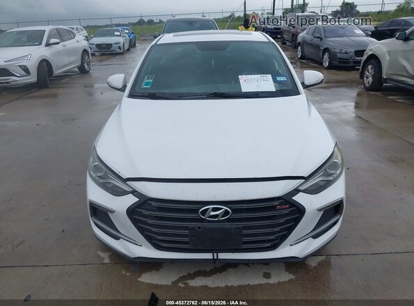KMHD04LB2JU573283 2018 HYUNDAI ELANTRA Белый Вид щитка приборов