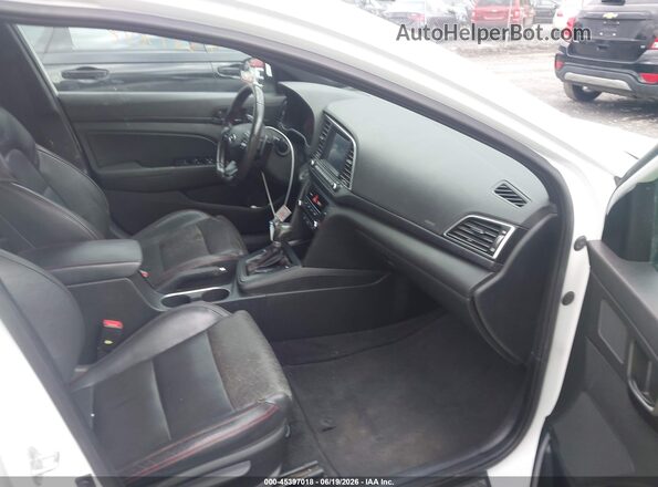 KMHD04LB5HU355591 2017 HYUNDAI ELANTRA White Սալոնի դիմացի տեսք