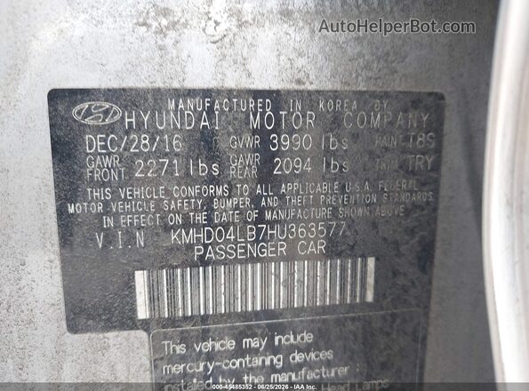 KMHD04LB7HU363577 2017 HYUNDAI ELANTRA Silver ძრავის განყოფილების ხედი