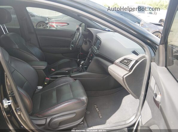 KMHD04LB8JU665773 2018 HYUNDAI ELANTRA Черный Вид салона спереди