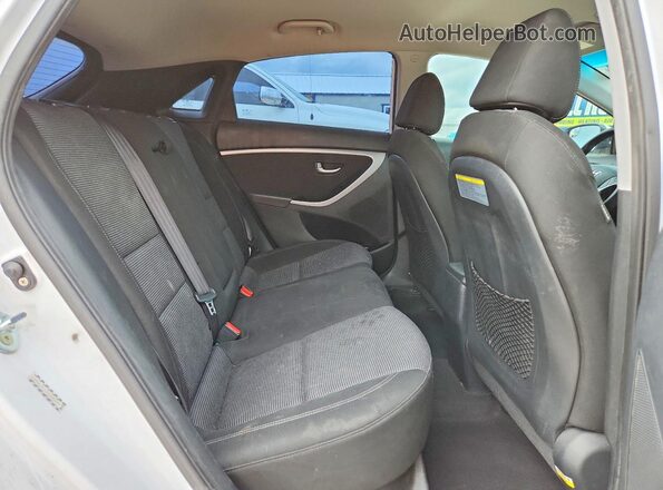 KMHD35LH2GU289484 2016 HYUNDAI ELANTRA White Հետևի նստատեղերի տեսք