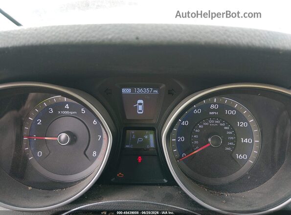 KMHD35LH3HU356613 2017 HYUNDAI ELANTRA GT Red Вид задніх сидінь