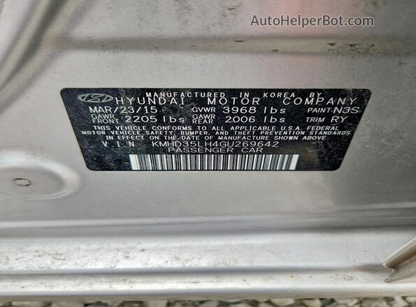 KMHD35LH4GU269642 2016 HYUNDAI ELANTRA Silver Engine compartment view