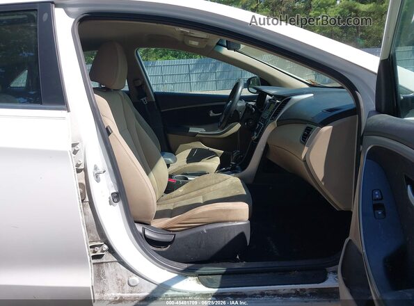 KMHD35LH4GU312828 2016 HYUNDAI ELANTRA GT White Սալոնի դիմացի տեսք