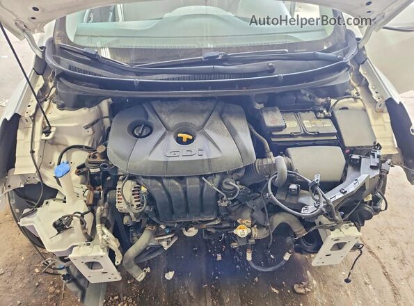 KMHD35LH9GU260984 2016 HYUNDAI ELANTRA White Widok wnętrza z tyłu