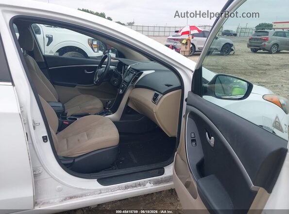 KMHD35LHXHU349478 2017 HYUNDAI ELANTRA GT White Սալոնի դիմացի տեսք