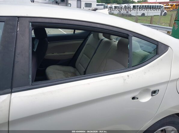 KMHD74LF5HU082098 2017 HYUNDAI ELANTRA Серебряный Вид спереди