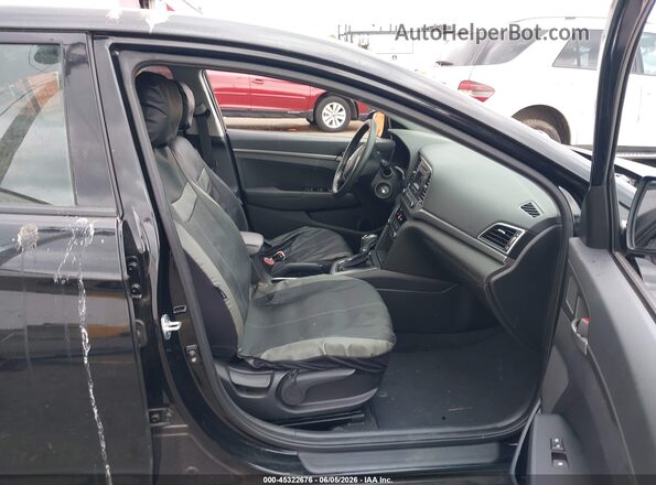 KMHD74LF6JU628106 2018 HYUNDAI ELANTRA Черный Вид салона спереди