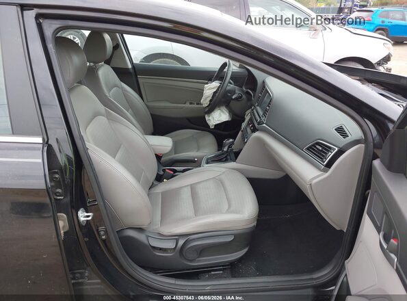 KMHD84LF0JU547860 2018 HYUNDAI ELANTRA Black Widok wnętrza z przodu