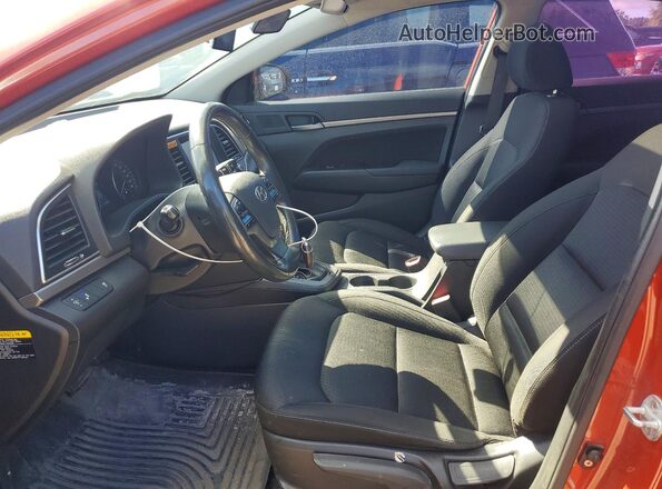 KMHD84LF0JU579773 2018 HYUNDAI ELANTRA Оранжевый Вид салона спереди