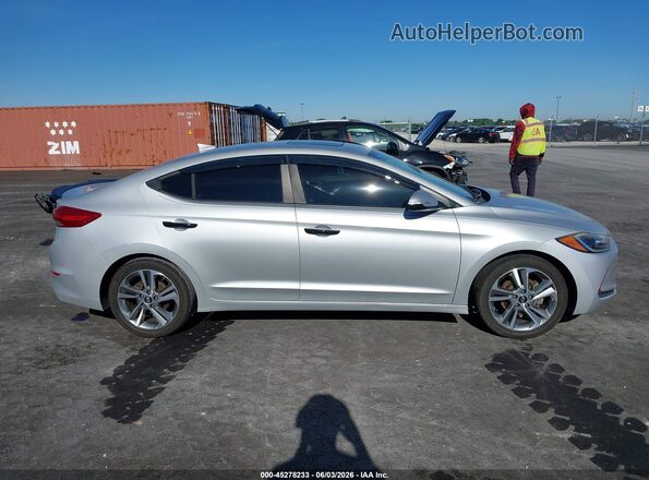 KMHD84LF1HU266905 2017 HYUNDAI ELANTRA Silver Widok wnętrza z tyłu