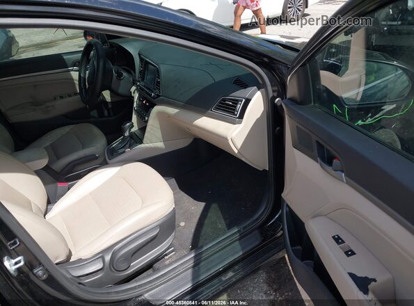 KMHD84LF2JU574249 2018 HYUNDAI ELANTRA Black Вид салону спереду