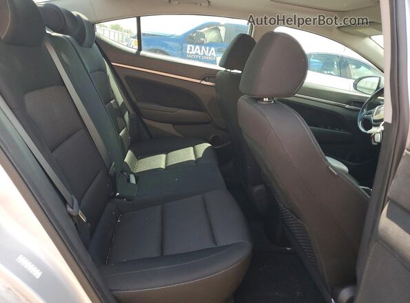 KMHD84LF4JU586161 2018 HYUNDAI ELANTRA Серебряный Вид задних сидений