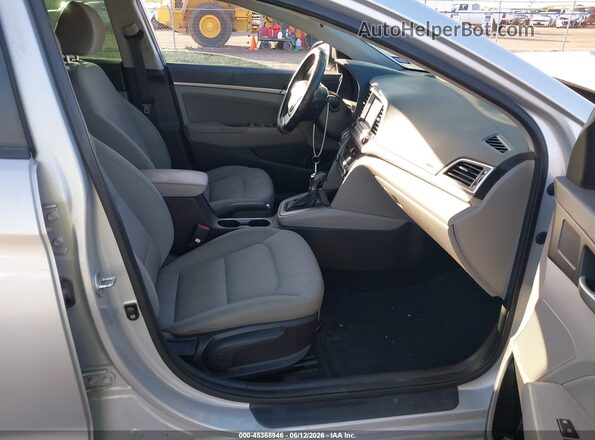 KMHD84LF5HU173465 2017 HYUNDAI ELANTRA Silver Вид салону спереду