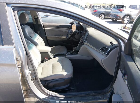 KMHD84LF7HU127636 2017 HYUNDAI ELANTRA Gray Вид салону спереду