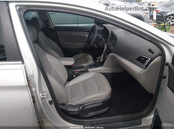 KMHD84LF7HU182880 2017 HYUNDAI ELANTRA Silver Front interior view