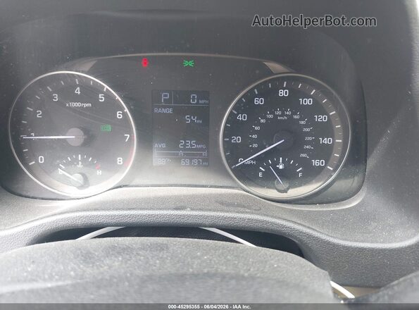 KMHD84LF8HU281918 2017 HYUNDAI ELANTRA Red Widok tylnych siedzeń