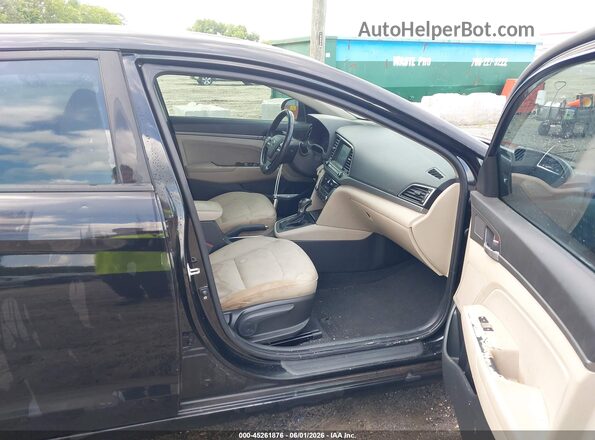 KMHD84LF8HU309409 2017 HYUNDAI ELANTRA Black Вид салону спереду