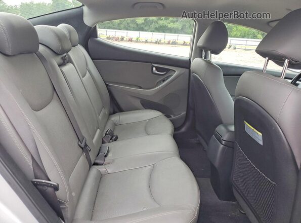 KMHDH4AE2GU575808 2016 HYUNDAI ELANTRA Silver უკანა სავარძლების ხედი