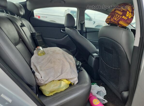 KMHDH4AE6GU575990 2016 HYUNDAI ELANTRA Silver Widok tylnych siedzeń