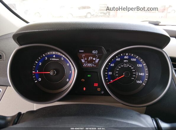 KMHDH4AE7GU557580 2016 HYUNDAI ELANTRA Red Vista de los asientos traseros