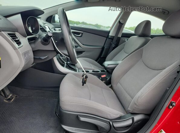 KMHDH4AE8GU599546 2016 HYUNDAI ELANTRA Red Widok wnętrza z przodu