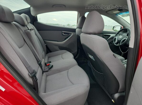 KMHDH4AE8GU599546 2016 HYUNDAI ELANTRA Red Widok tylnych siedzeń