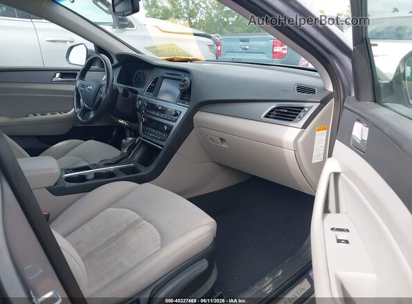 KMHE14L28HA045017 2017 HYUNDAI SONATA PLUG-IN HYBRID Silver Front interior view