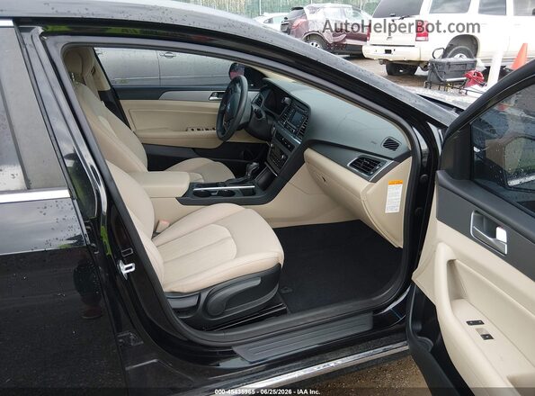 KMHE24L12GA013201 2016 HYUNDAI SONATA HYBRID Black Вид салону спереду