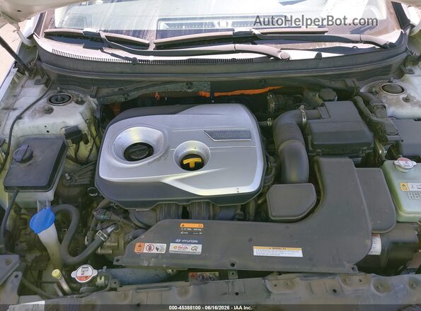 KMHE24L17GA037767 2016 HYUNDAI SONATA HYBRID White Rear view