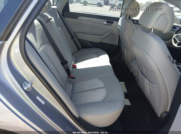 KMHE24L17HA046700 2017 HYUNDAI SONATA HYBRID Silver Vista de la etiqueta del VIN