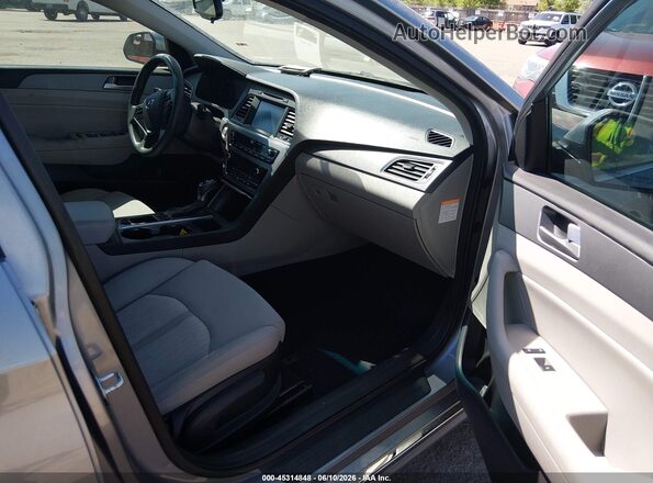 KMHE24L17HA046700 2017 HYUNDAI SONATA HYBRID Silver Vista interior delantera
