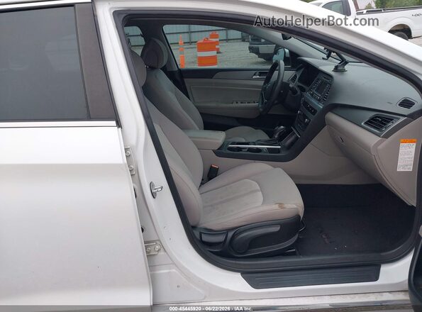 KMHE24L18GA015468 2016 HYUNDAI SONATA HYBRID White წინა სალონის ხედი