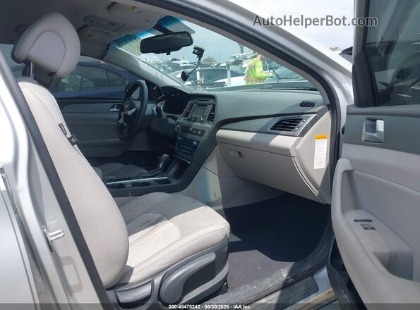 KMHE24L18GA038202 2016 HYUNDAI SONATA HYBRID Silver Вид салону спереду