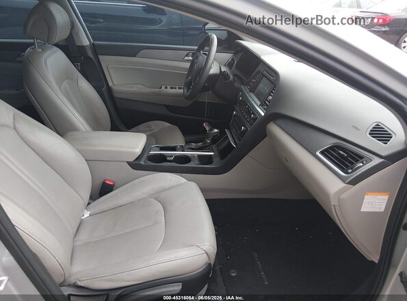 KMHE24L31HA075658 2017 HYUNDAI SONATA HYBRID Silver 