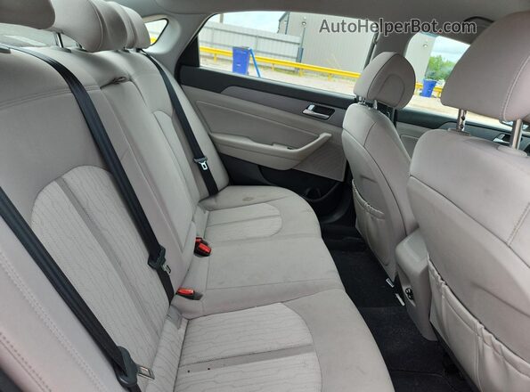 KMHE24L38HA064415 2017 HYUNDAI SONATA White უკანა სავარძლების ხედი