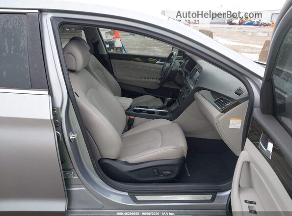 KMHE34L1XHA048342 2017 HYUNDAI SONATA HYBRID Серебряный Вид салона спереди